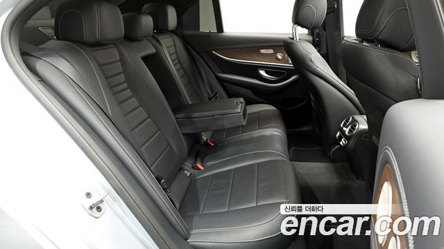 Mercedes-Benz E-Class E300e 4MATIC Exclusive