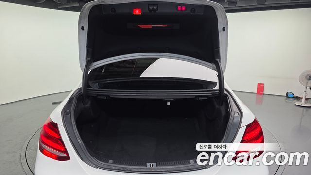 Mercedes-Benz E-Class E350d