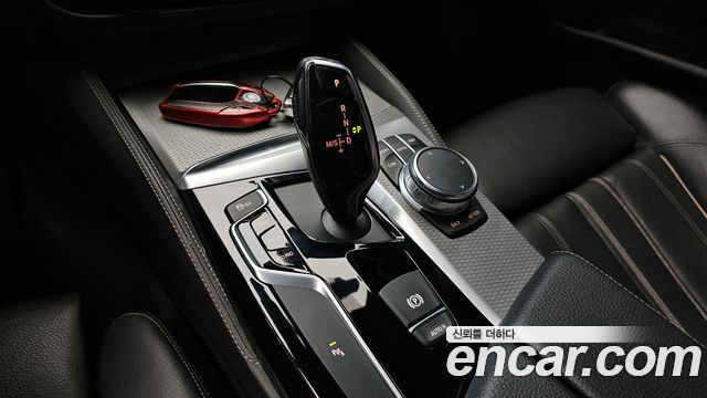 BMW 5-Series 520d M Sport package