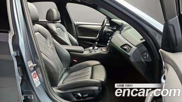 BMW 5-Series 520d M Sport package