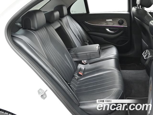 Mercedes-Benz E-Class E220d Exclusive