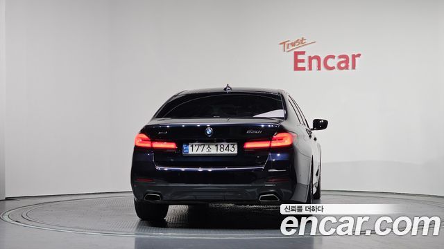BMW 5-Series 530i xDrive M Sport Package