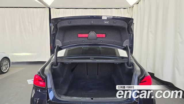 BMW 5-Series 530i xDrive M Sport Package