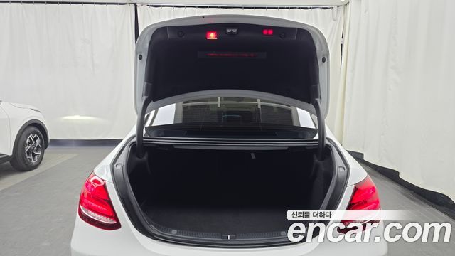 Mercedes-Benz E-Class E300 AV Intelligent Drive