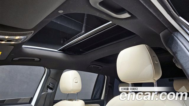 Mercedes-Benz GLB-Class GLB220