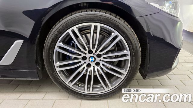 BMW 5-Series 530i M Sport Package Plus