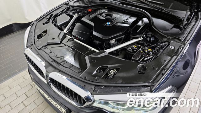 BMW 5-Series 530i M Sport Package Plus