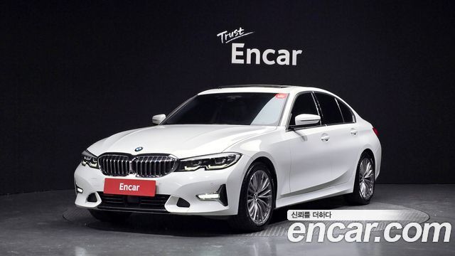 BMW 3-Series 320i Luxury