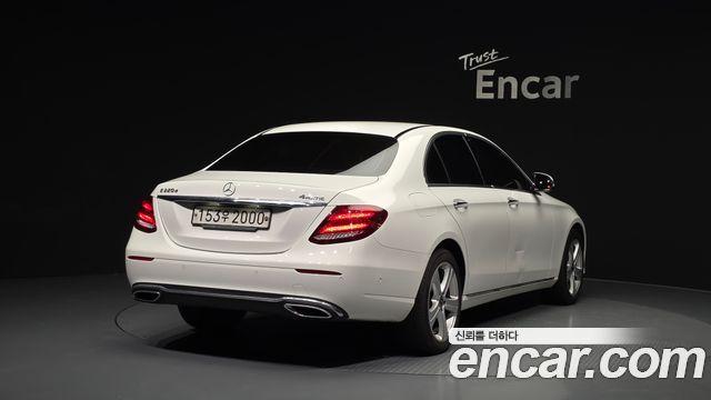 Mercedes-Benz E-Class E220d 4MATIC Avantgarde