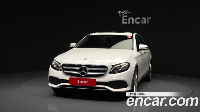 Mercedes-Benz E-Class E220d 4MATIC Avantgarde