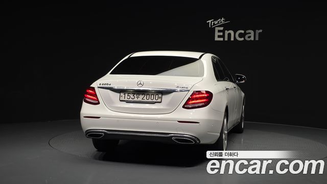 Mercedes-Benz E-Class E220d 4MATIC Avantgarde