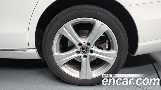Mercedes-Benz E-Class E220d 4MATIC Avantgarde
