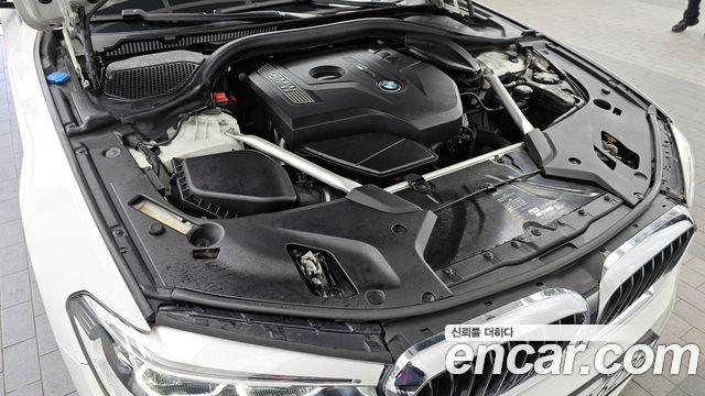 BMW 5-Series 530i M Sport Package Plus