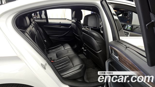 BMW 5-Series 530i M Sport Package Plus