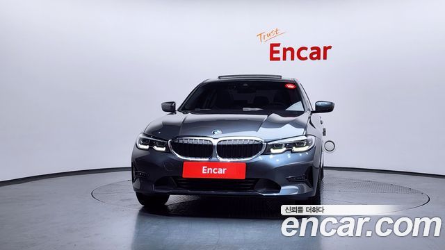 BMW 3-Series 320i