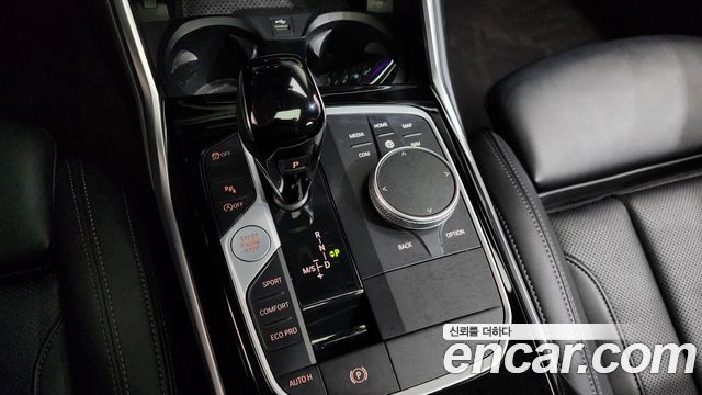 BMW 3-Series 320i