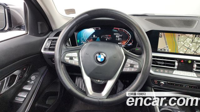 BMW 3-Series 320i