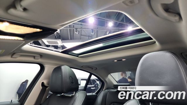 BMW 3-Series 320i