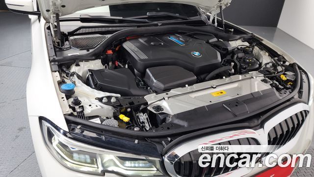 BMW 3-Series 330e M Sport