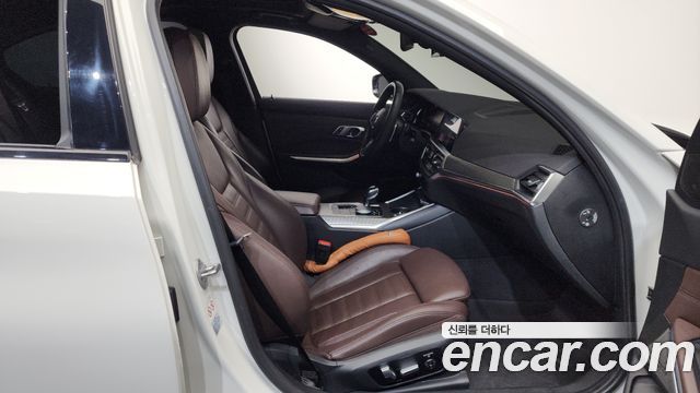 BMW 3-Series 330e M Sport