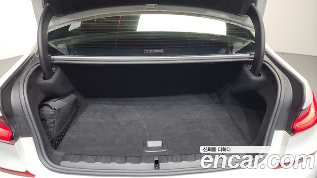 BMW 3-Series 330e M Sport