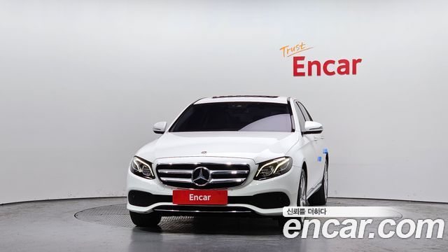 Mercedes-Benz E-Class E220d 4MATIC Avantgarde