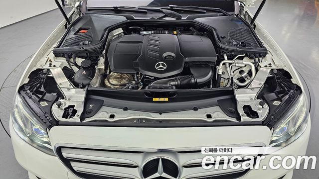 Mercedes-Benz E-Class E220d 4MATIC Avantgarde