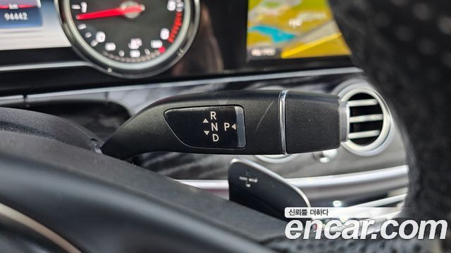 Mercedes-Benz E-Class E220d 4MATIC Avantgarde