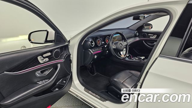 Mercedes-Benz E-Class E220d 4MATIC Avantgarde