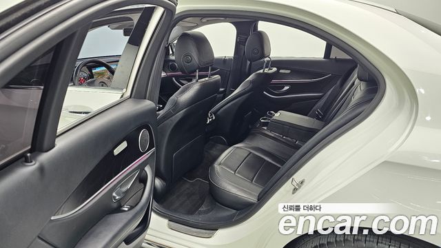 Mercedes-Benz E-Class E220d 4MATIC Avantgarde