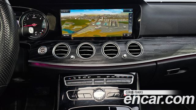 Mercedes-Benz E-Class E220d 4MATIC Avantgarde