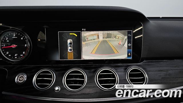 Mercedes-Benz E-Class E220d 4MATIC Avantgarde