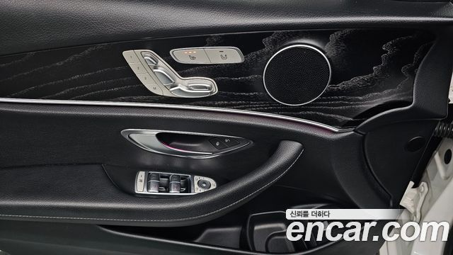 Mercedes-Benz E-Class E220d 4MATIC Avantgarde