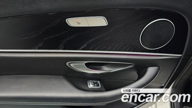 Mercedes-Benz E-Class E220d 4MATIC Avantgarde