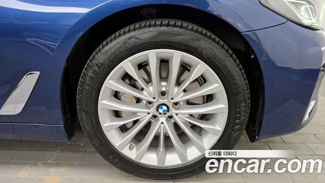 BMW 5-Series 530e Luxury