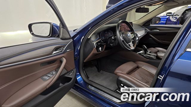BMW 5-Series 530e Luxury