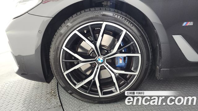 BMW 5-Series 530i xDrive M Sport Package