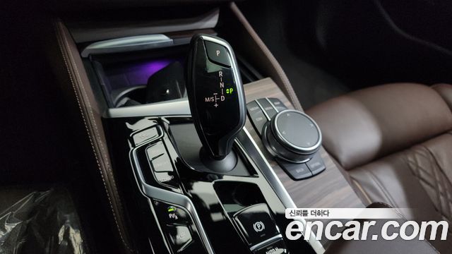 BMW 5-Series 530i xDrive M Sport Package