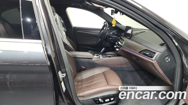 BMW 5-Series 530i xDrive M Sport Package