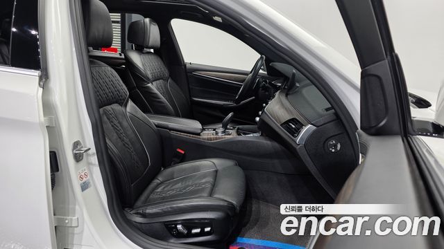 BMW 5-Series 530i xDrive M Sport Package Plus