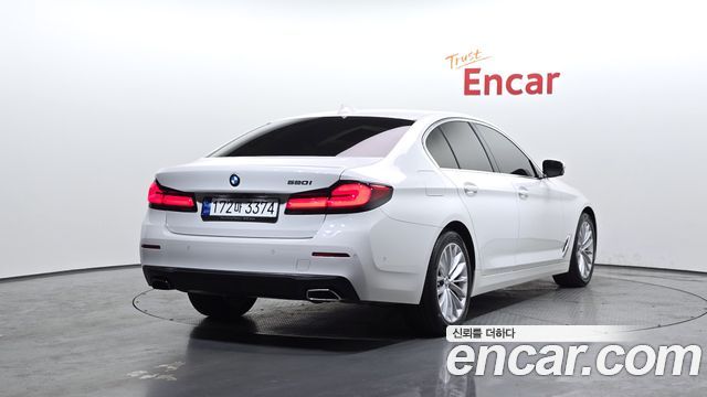 BMW 5-Series 520i Luxury