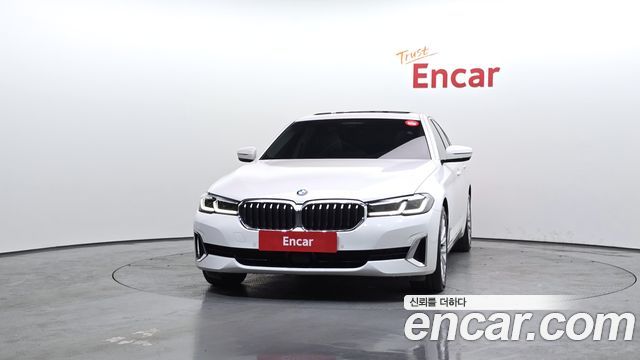 BMW 5-Series 520i Luxury