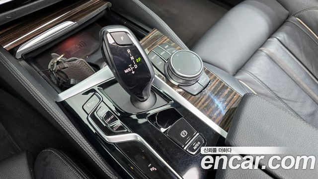 BMW 5-Series 520i Luxury