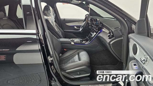 Mercedes-Benz GLC-Class GLC300e 4MATIC