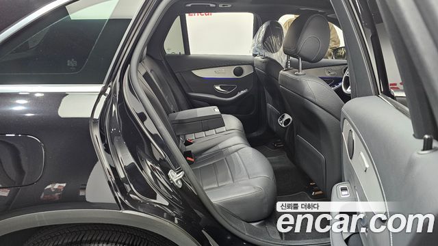 Mercedes-Benz GLC-Class GLC300e 4MATIC