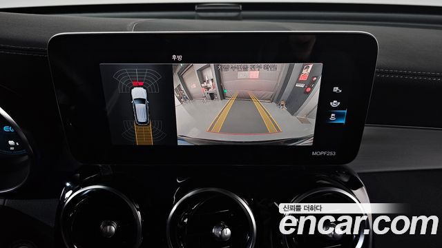 Mercedes-Benz GLC-Class GLC300e 4MATIC