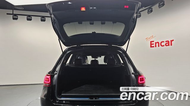 Mercedes-Benz GLC-Class GLC300e 4MATIC