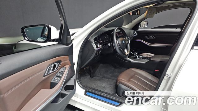 BMW 3-Series 320d Luxury