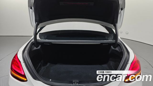 Mercedes-Benz C-Class C200 Avantgarde