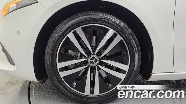Mercedes-Benz A-Class A220 Hatchback